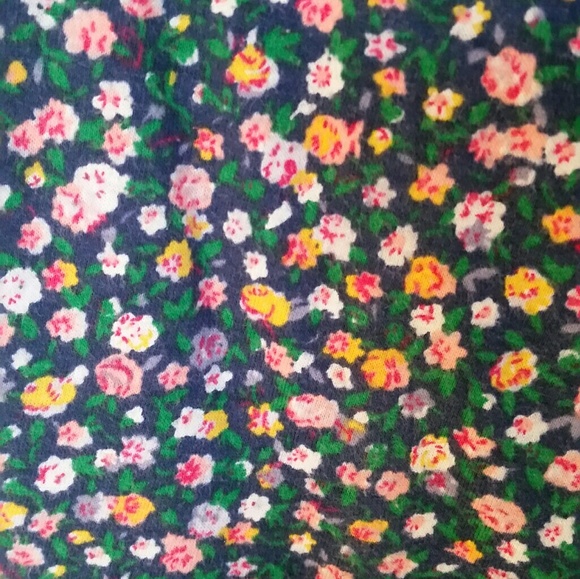 Beautiful Floral Top - Picture 4 of 5